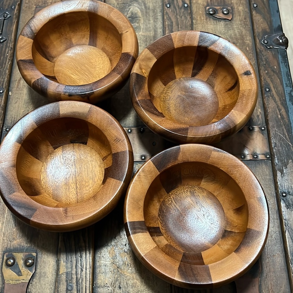Yaro 4 piece Acacia Wooden Bowls